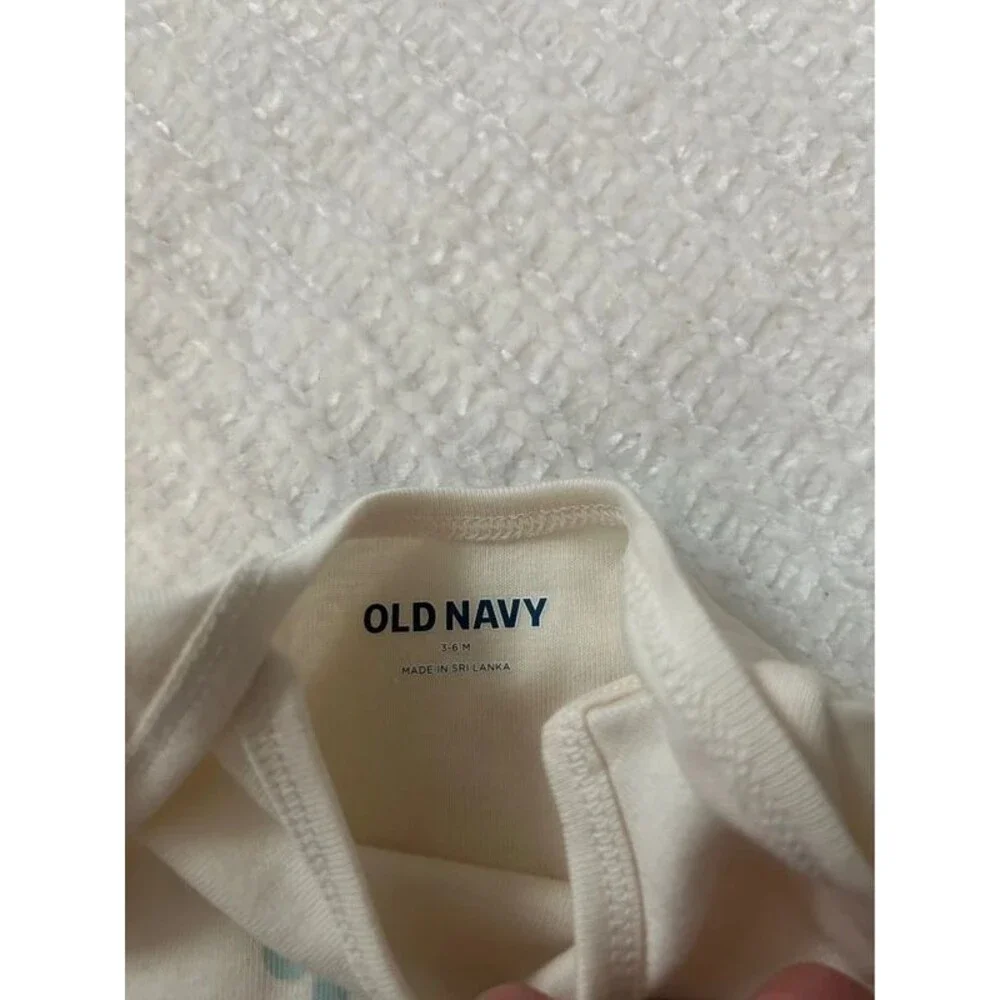 New Old Navy bodysuit baby 100% cotton 3-6 months baby cousin